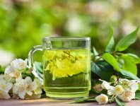 女孩子說在喝茶呢，我怎么幽默的回復(fù)她？